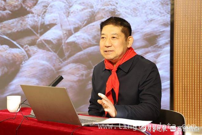张保国现身济南燕山小学，点燃队员爱国热情