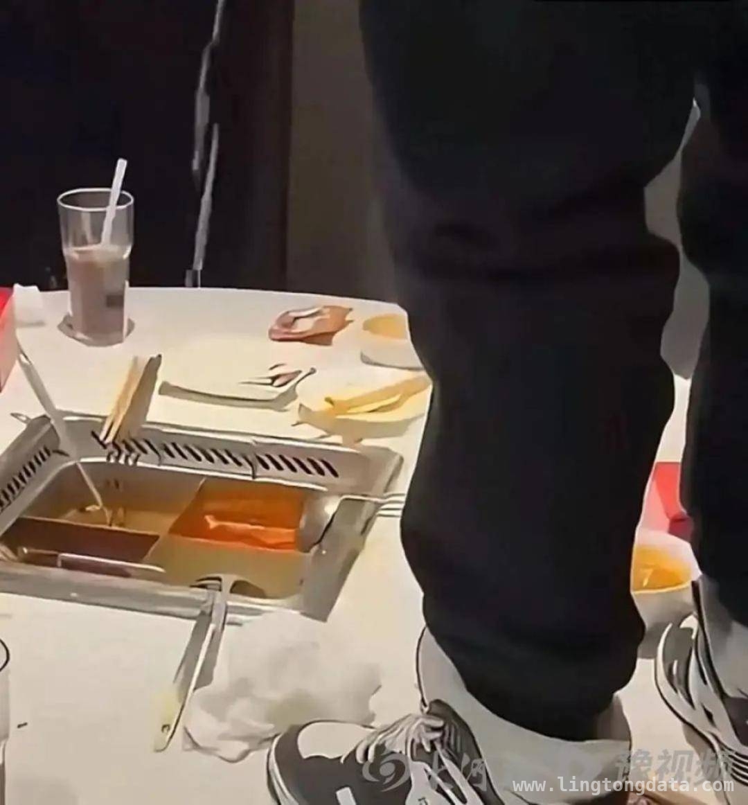 海底捞“小便门”补偿款引纷争，请客者该分钱吗？
