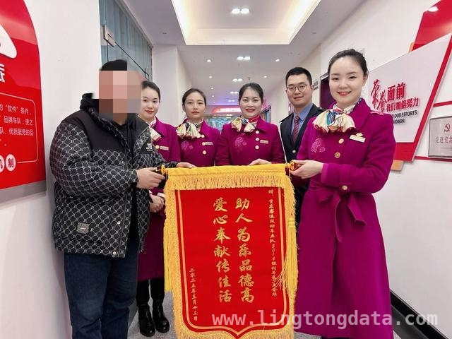 列车长火速救援：11岁男孩候车室走失终回家，成渝高铁上的暖心一幕：孩子走失后顺利团圆