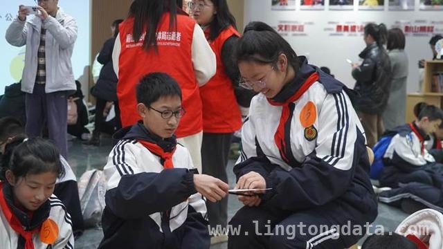 彭山区“春田寻踪”：让无人机科技走进寻常百姓家