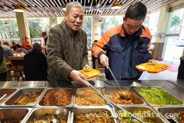 湘潭杉山社区食堂：为老人撑起餐饮“保护伞”