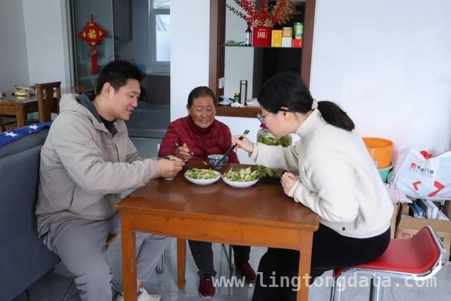 儿菜登场，开启春日美食新体验，春日尝鲜，儿菜吃法大揭秘