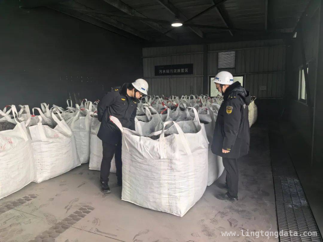 青山区发力固废摸底，守护区域生态环境 包头青山区固废排查行动，为生态环境安全护航