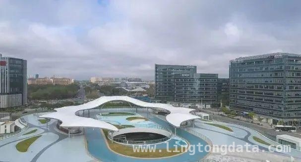 外交部力荐，上海滴水湖地铁站邀全球游客共赏美景，海外社交平台爆火！上海滴水湖地铁站凭啥被力推？