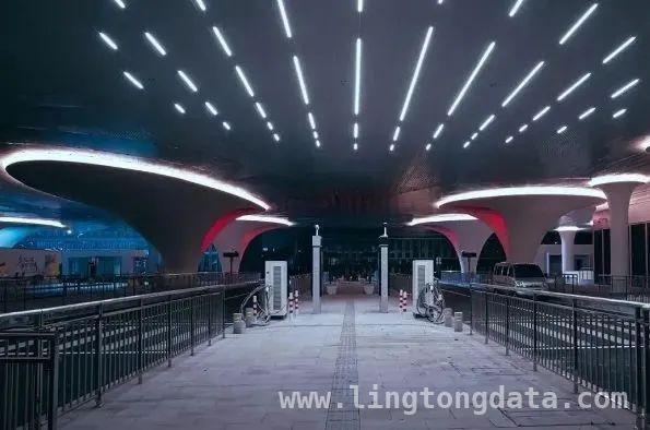 外交部力荐，上海滴水湖地铁站邀全球游客共赏美景，海外社交平台爆火！上海滴水湖地铁站凭啥被力推？
