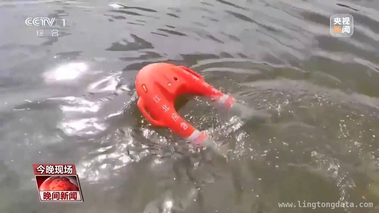 海上危机：救助队与水上机器人的使命担当，惊魂！渔民受伤与摄影者被困的惊险救援时刻