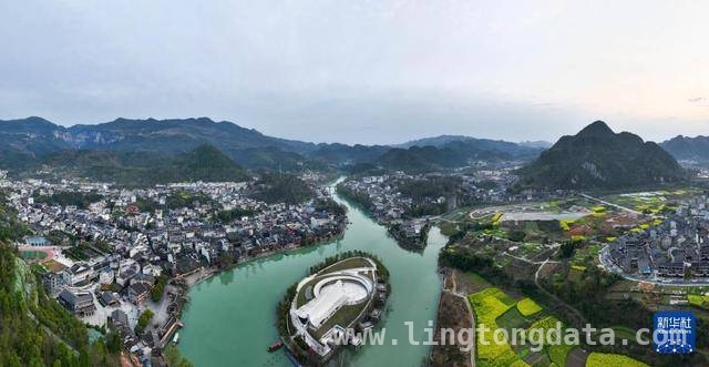 打卡边城镇：赶集日邂逅苗乡风情与边城风貌，走进边城镇：“逢五逢十”赶集日的繁华与宁静