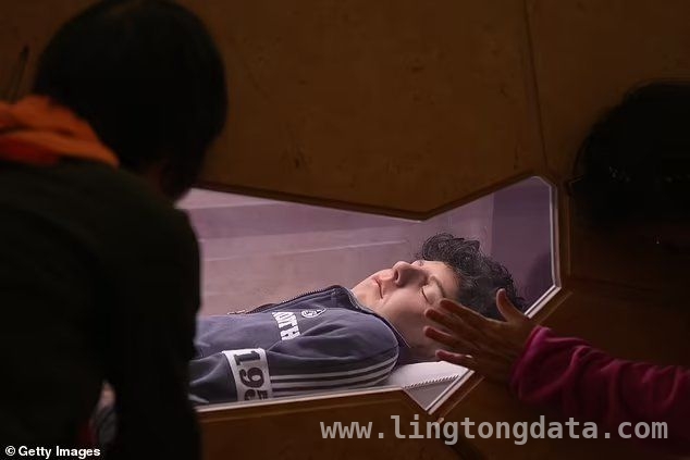 15岁英年早逝，卡洛·阿库蒂斯封圣引发争议 千禧圣人诞生：卡洛·阿库蒂斯封圣背后的秘密