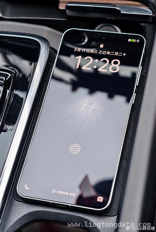 vivo X200S真机亮相，无线充电与三摄配置吸睛，3月20日vivo X200S真机照流出，4月新品值得期待