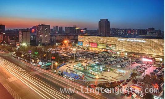 潍坊多举措推动消费市场升级，为经济高质量发展添动力，潍坊消费市场提质扩容，多维度举措引领新发展