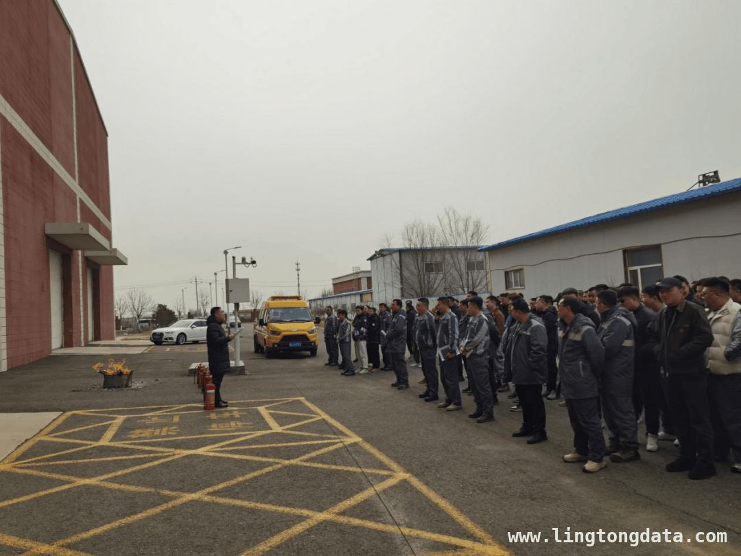 地铁火灾应急演练：验证预案可行，守护市民安全，地铁1号线火灾应急演练：提升应急能力，保障市民出行