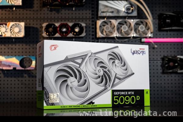 解锁七彩虹iGame RTX 5090D Vulcan W OC圣洁白版的魅力