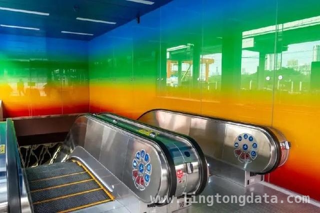 揭秘广州最美地铁站——彩虹桥站的魅力 广州彩虹桥站：不仅是交通枢纽，更是文化地标