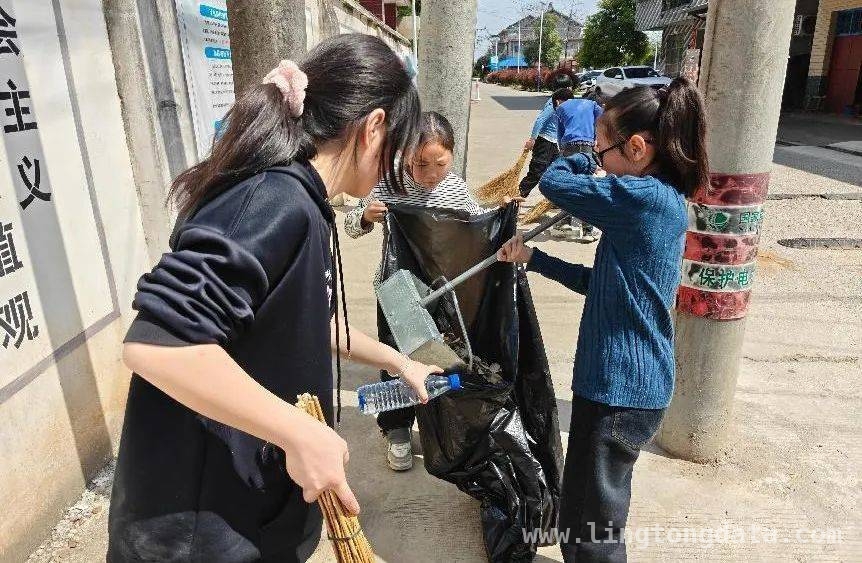 践行雷锋精神，西洲小学学子在行动，西洲小学学雷锋，校园内外展新风
