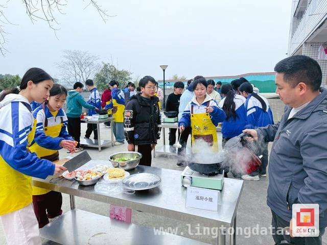 自贡大安区三多寨中学“乡间小厨”美食节，开启劳动实践新风尚