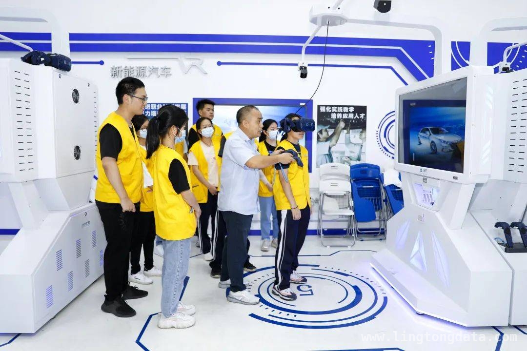产教融合典范：深圳高校书写三方共赢传奇，深圳高校：产教融合绘就区域经济创新蓝图