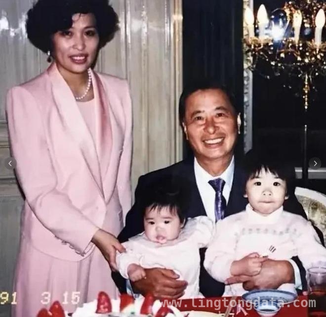 一代富豪李兆基驾鹤西去，奢华“皇宫”背后故事引人深思 李兆基安详辞世，其千亿资产与家族故事成传奇