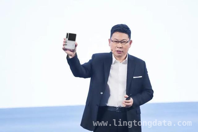 华为Pura X震撼登场，引领折叠手机新潮流