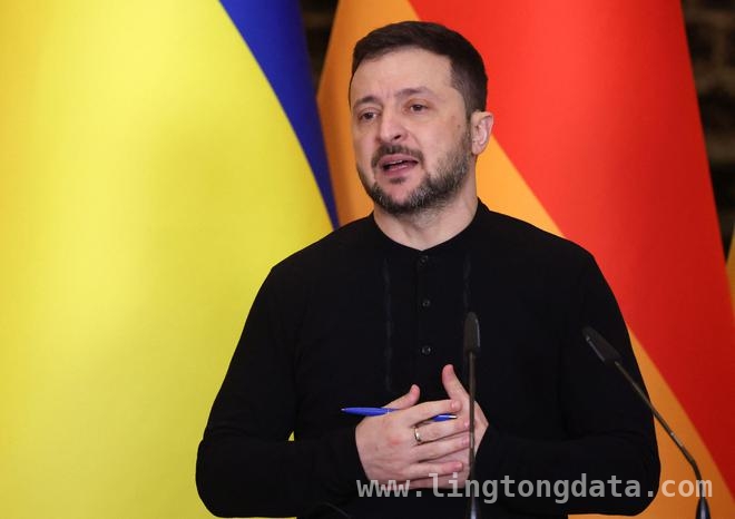俄乌局势新动态：泽连斯基确认乌不被北约接纳 美国态度成关键，泽连斯基无奈宣布乌难进北约