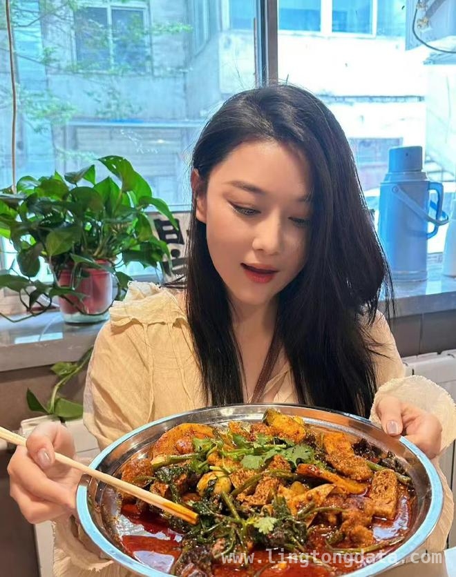 张馨予自曝体重困扰，母女携手开启减肥之旅！，张馨予事业爱情双丰收，却为体重“烦恼”不已！