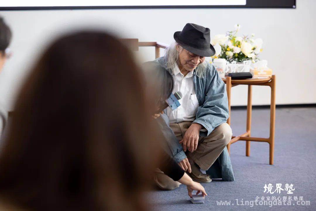 蔡志忠杭州发声：为人生与商业困惑者指点迷津，对话蔡志忠：探寻人生之路与商业破局的秘诀