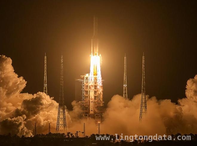 嫦娥六号成功，美国急于追赶却状况百出，中国航天崛起，美国重返月球梦难圆？