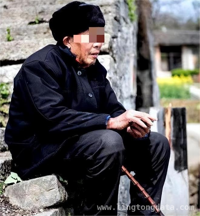 老人被“变钱”戏法骗走积蓄，法律严惩诈骗犯