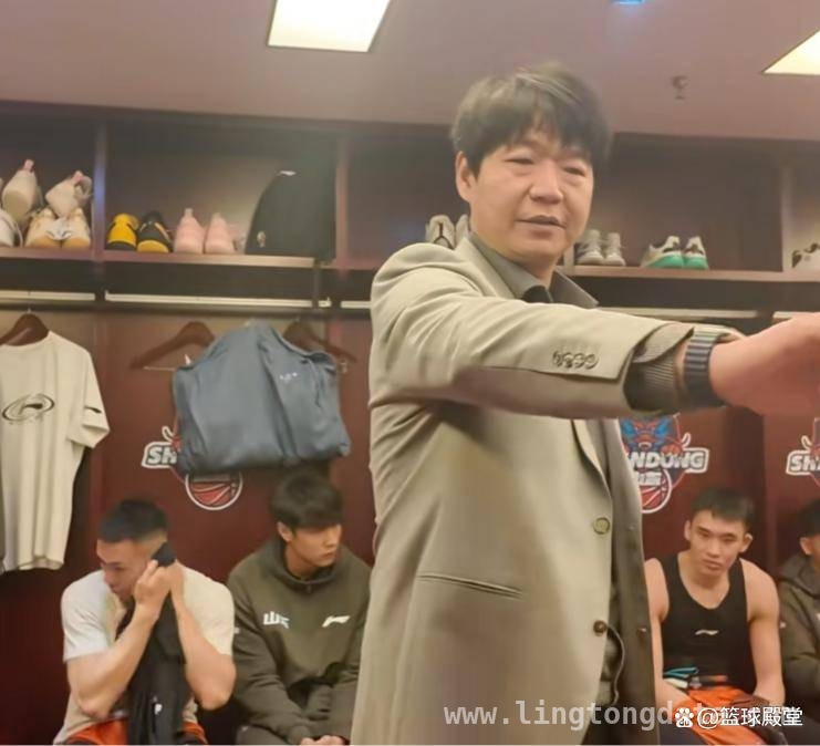 山东大胜江苏后球员加练，邱彪施压备战季后赛！，山东赛果与邱彪“敲打”，球员们能否奋起？