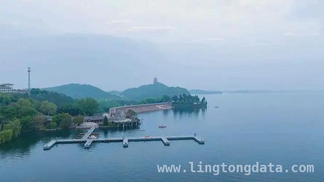 2024年，景区“跪式服务”何时休？