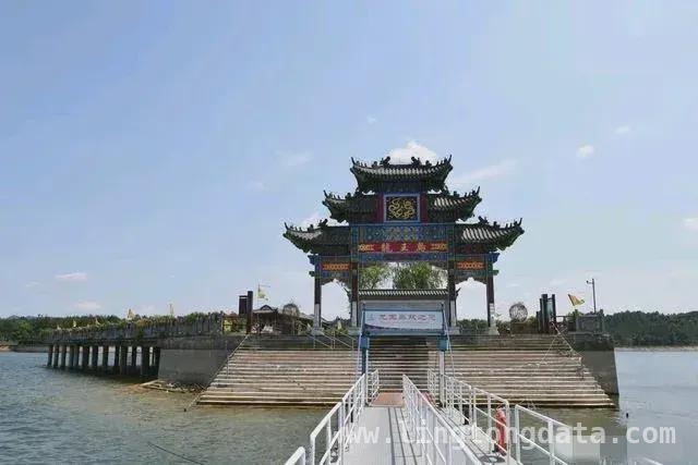 2024年，景区“跪式服务”何时休？