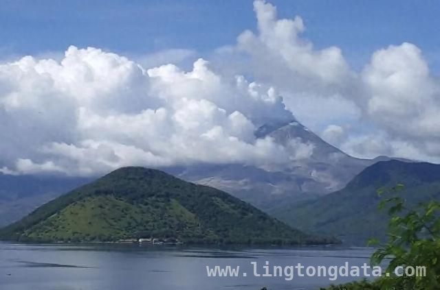 勒沃托比火山频发喷发，印尼航空交通受扰 印尼勒沃托比火山喷发，航班取消居民撤离