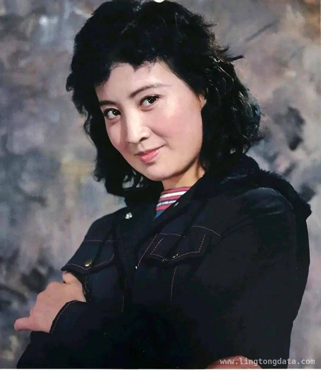 69岁著名演员高英病逝，她的传奇演艺生涯令人难忘，一级演员高英离世，八十年代影坛明星风采永存