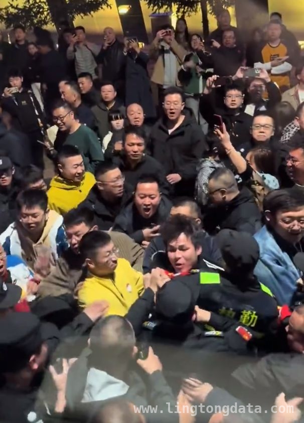 榜首对决！许钟豪肘击张宁，广厦队客场惹众怒 山西主场折戟，许钟豪恶行引发赛后风波