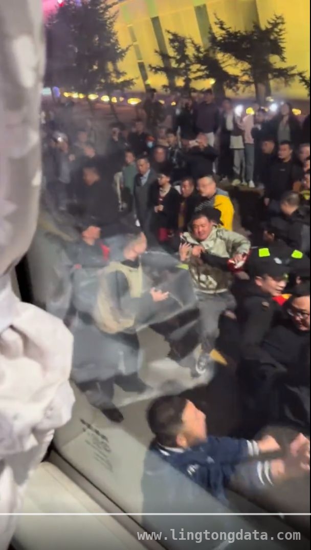 榜首对决！许钟豪肘击张宁，广厦队客场惹众怒 山西主场折戟，许钟豪恶行引发赛后风波