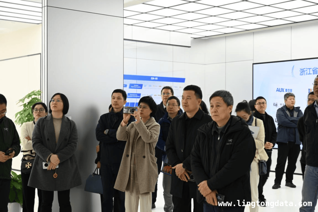 “人工智能 + 制造”现场会在浙召开，推动数字经济攀高提质，宁波召开全省数字经济推进会，“人工智能 + 制造”成焦点