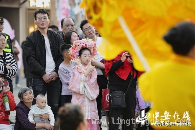 肥东撮街簪花节：千年文化绽放新魅力，肥东撮街簪花节，让非遗簪花文化焕发生机
