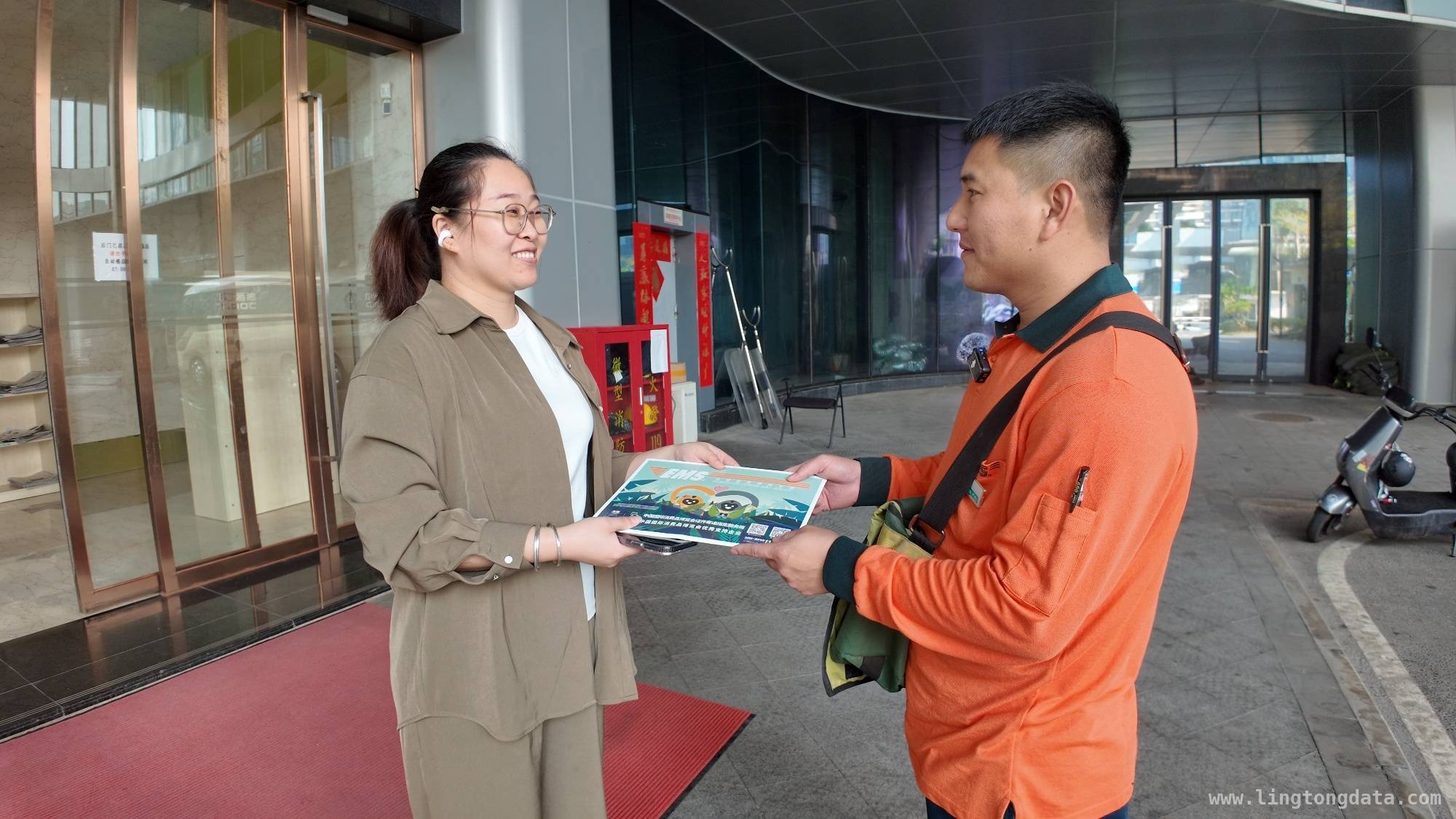 海南邮政以专业服务为第五届消博会证件寄递工作保驾护航，海南邮政连续五载服务消博会证件寄递，首批4000件顺利寄出