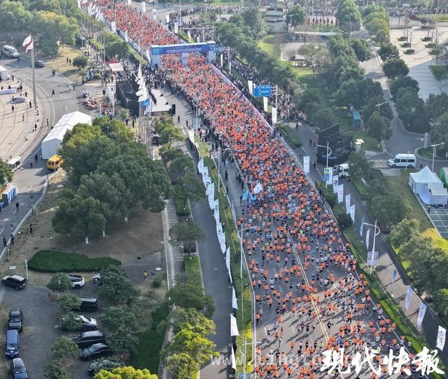 江宁半程马拉松：汇聚跑友激情，共筑体育赛事新辉煌，激情江宁半马：跑者挑战自我，城市彰显独特魅力