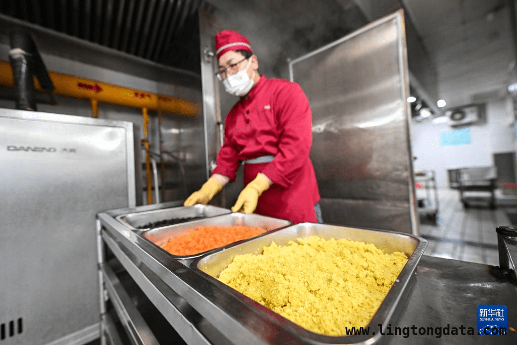聚焦中国农业大学东校区减脂课：从操场到食堂的健康探索，中国农大东校区减脂课：运动+智慧食堂，助力学生减脂