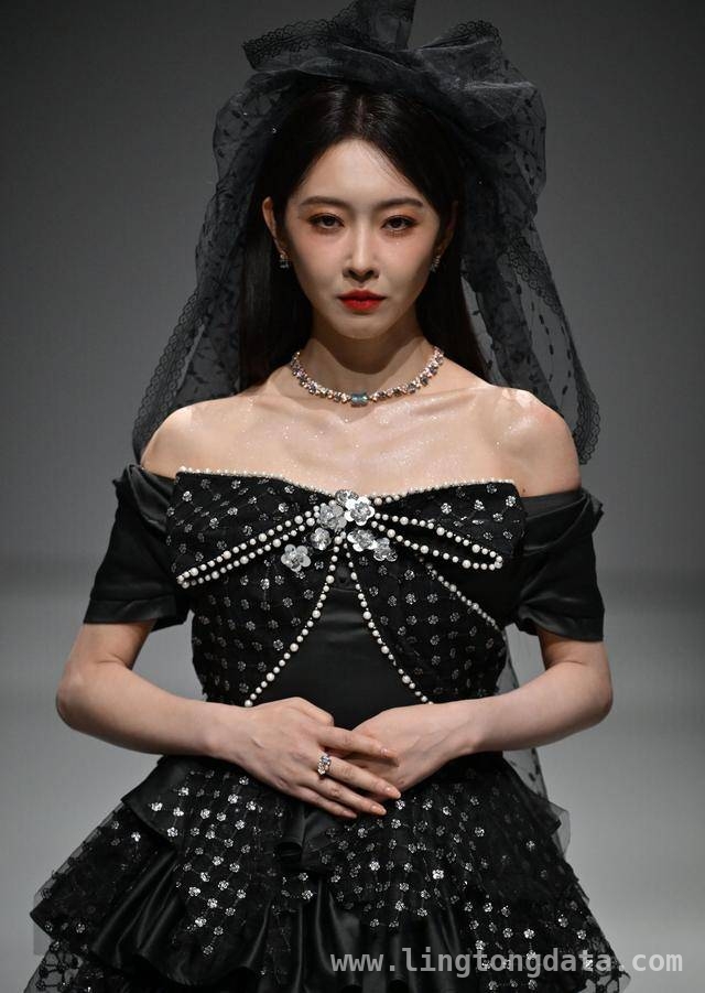 吴莫愁现身！Bronze Lucia·陆玺娅时装发布会看点十足，2025春季时装周：Bronze Lucia·陆玺娅带来时尚新风尚