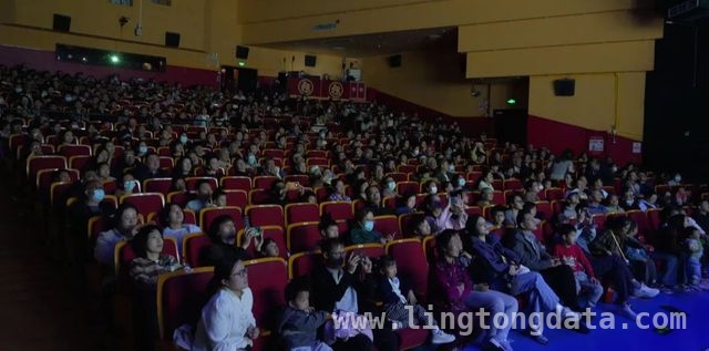 看资中木偶戏，品国画大师传奇，这场演出绝了！，木偶剧再现张大千智斗土匪，资中非遗开启“破圈”之旅