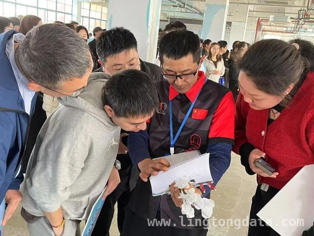 彭浦新村街道软式飞镖赛：社区体育盛会激情上演 一场“飞”进社区的飞镖盛宴，彭浦新村街道赛况精彩