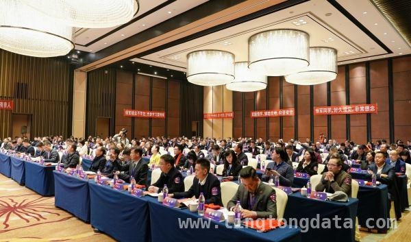 “以智提质，渝创渝新”活动：校企合作共探民营经济高质量发展之路