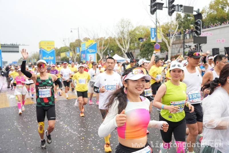 金标首秀，2025武汉马拉松燃爆春日江城，跑遍武汉美景，2025武汉马拉松精彩不断