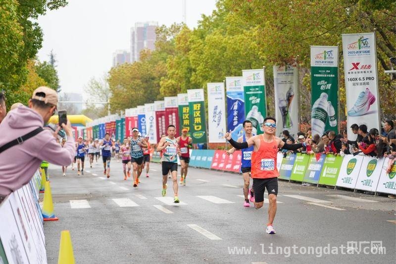 金标首秀，2025武汉马拉松燃爆春日江城，跑遍武汉美景，2025武汉马拉松精彩不断