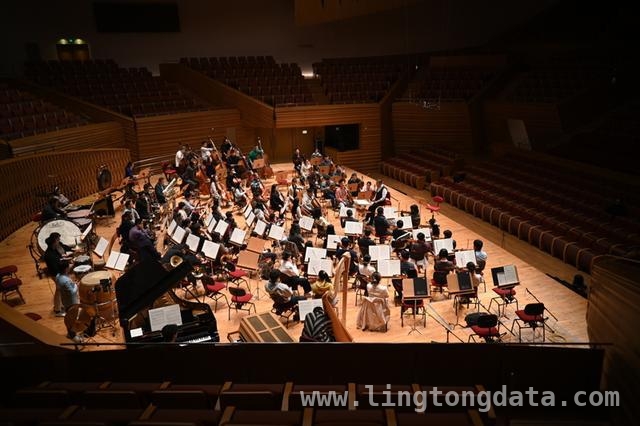 “上海之春”奏响时代乐章，经典与新人共绽光芒，第40届“上海之春”：音乐传承的舞台，新人闪耀的起点