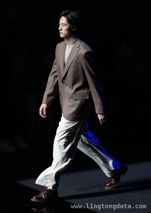 杉杉西服流行趋势发布，引领2025时尚新风尚 杉杉携中国西服流行趋势，亮相2025国际时装周