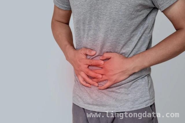 春季养生必知：桑葚的神奇功效大揭秘，桑葚虽好，这些禁忌你不可不知！