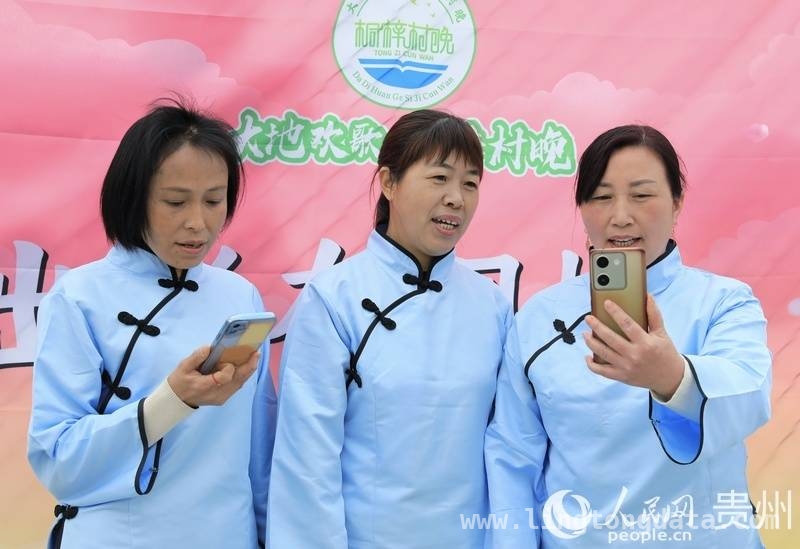 周廷勇：从山歌缭绕的田间走向“村晚”璀璨舞台