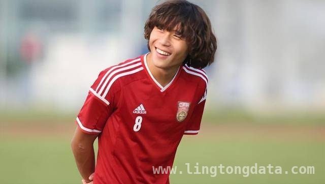 昔日球星郑智：退役后仍为足球发光发热